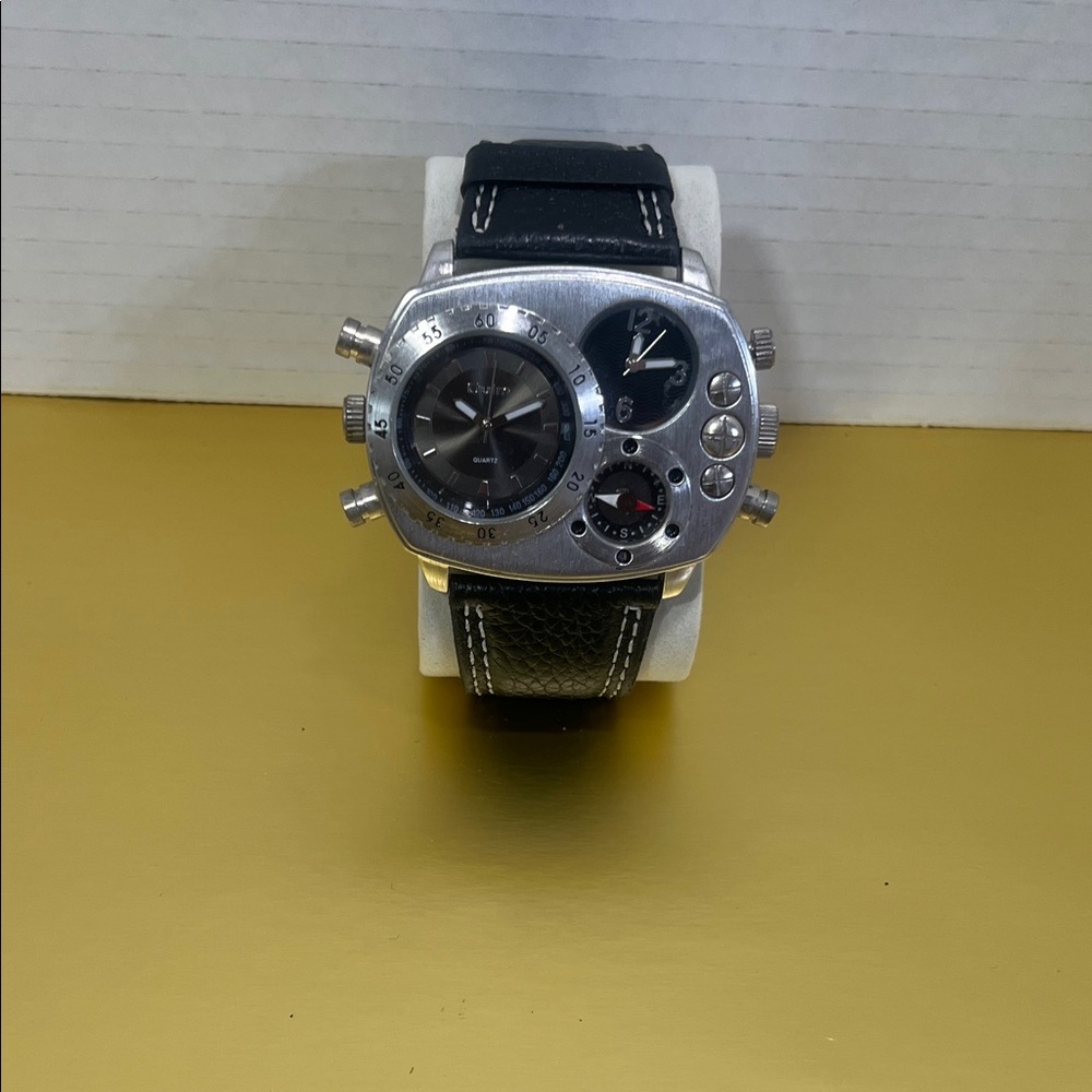 Silver and Black Multi-Dial Watch - Picture 4 of 4